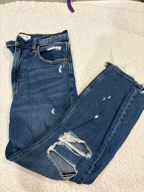 Abercrombie & Fitch Women's Straight-Leg Distressed Blue Jeans